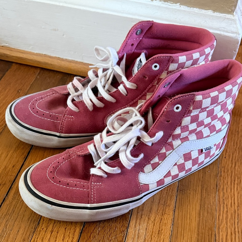 Vans High-Top Sneakers in Pink and White Checkered